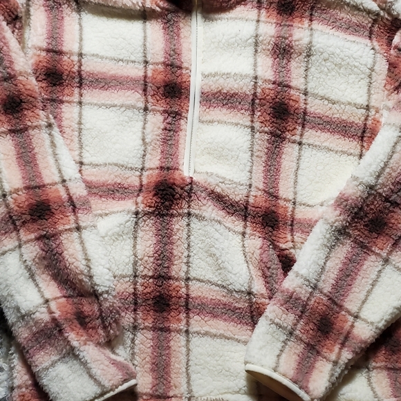 Half Zip Sherpa Plaid Pullover - Picture 3 of 11